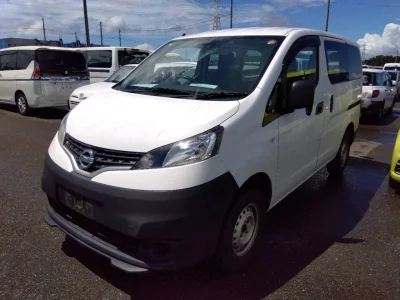 NISSAN NV200