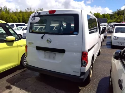 NISSAN NV200