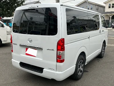 TOYOTA HIACE VAN