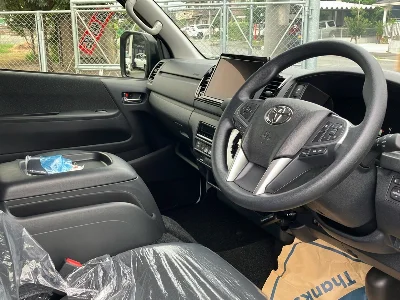 TOYOTA HIACE VAN