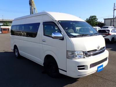 TOYOTA HIACE