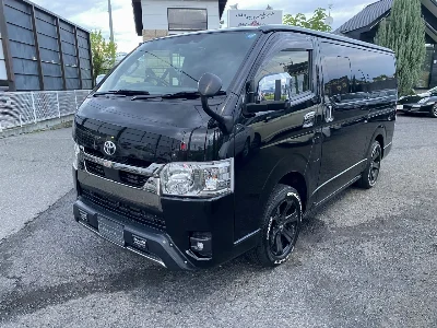 TOYOTA HIACE VAN