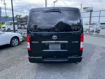 TOYOTA HIACE VAN