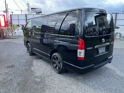 TOYOTA HIACE VAN