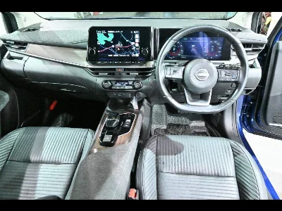 NISSAN AURA