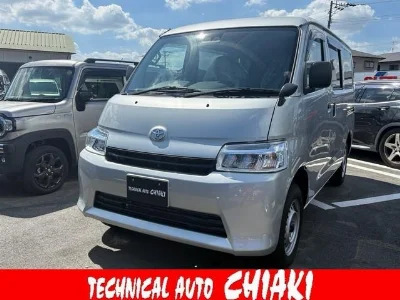 TOYOTA TOWN ACE VAN