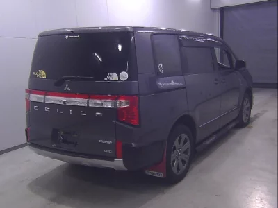 MITSUBISHI DELICA D5