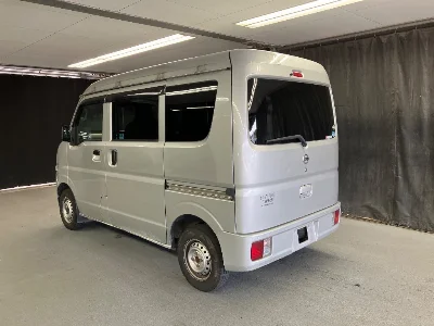 NISSAN CLIPPER VAN
