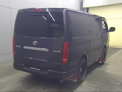 TOYOTA HIACE VAN