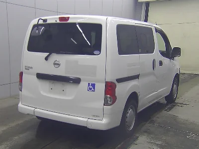 NISSAN NV200