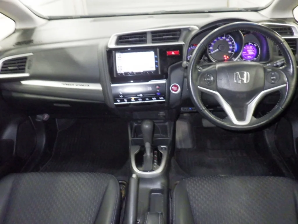 Honda Fit  с аукциона в Японии