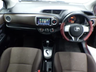TOYOTA VITZ