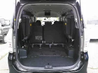 Цена авто Toyota Voxy с аукционов Японии, номер кузова ZRR70W, пробег 93 000, оценка 2