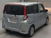 Цена авто Toyota Roomy с аукционов Японии, номер кузова M900A, пробег 106 000, оценка 8
