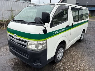 TOYOTA HIACE VAN