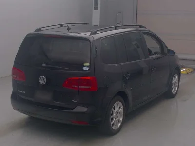 VOLKSWAGEN GOLF TOURAN