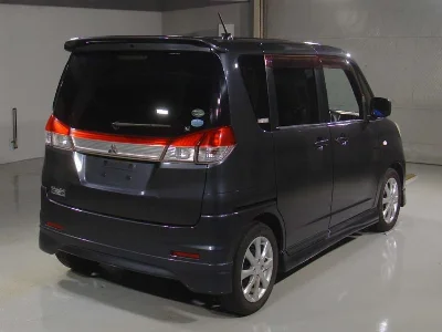MITSUBISHI DELICA D2