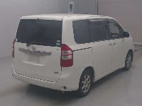 Цена авто Toyota Noah с аукционов Японии, номер кузова ZRR70G, пробег 208 000, оценка 2