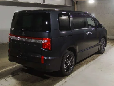 MITSUBISHI DELICA D5