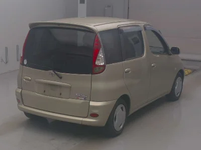 TOYOTA FUNCARGO 2