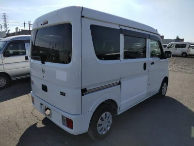NISSAN CLIPPER VAN