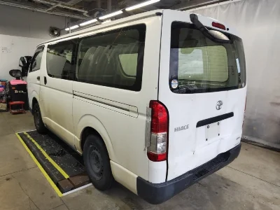TOYOTA HIACE VAN