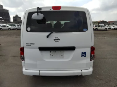NISSAN NV200