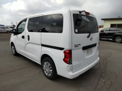 NISSAN NV200