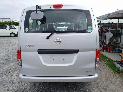 NISSAN NV200