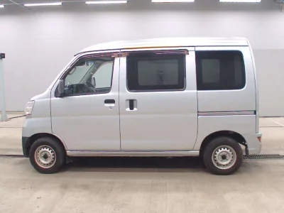 TOYOTA PIXIS VAN