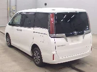 Цена авто Toyota Esquire с аукционов Японии, номер кузова ZRR85G, пробег 82 000, оценка 2