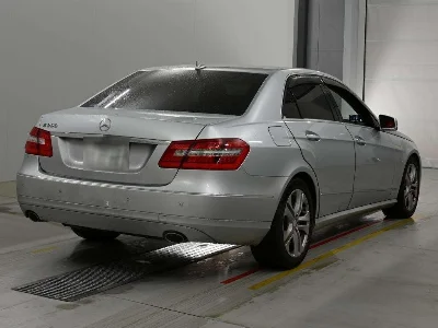 MERCEDES BENZ E CLASS