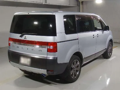 MITSUBISHI DELICA D5