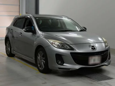 MAZDA AXELA
