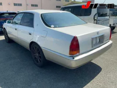 TOYOTA CROWN MAJESTA