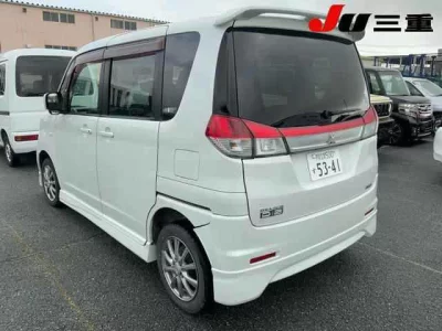 MITSUBISHI DELICA D2