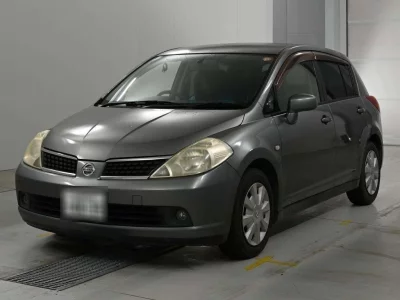 NISSAN TIIDA