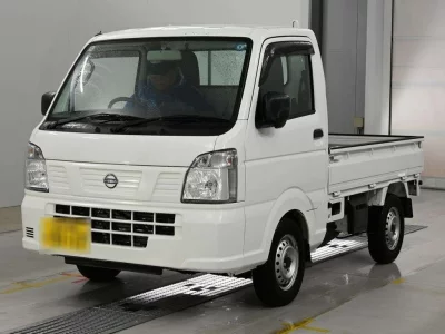 Nissan NT100 Clipper
