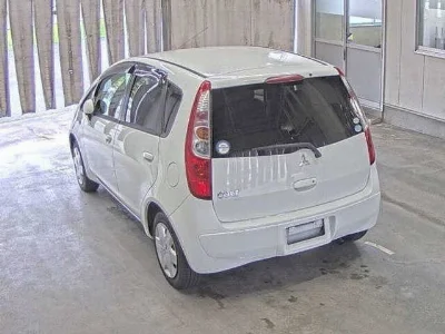MITSUBISHI COLT