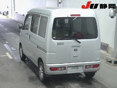 TOYOTA PIXIS VAN
