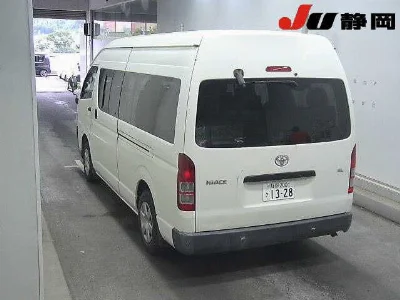 TOYOTA HIACE