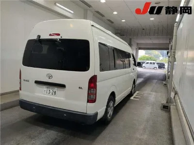 TOYOTA HIACE COMMUTER