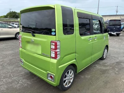 DAIHATSU WAKE