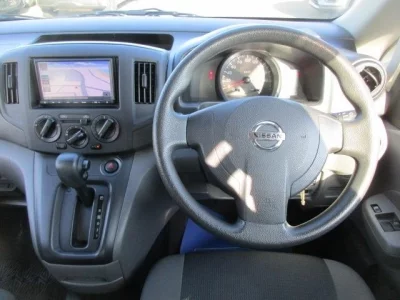 NISSAN NV200
