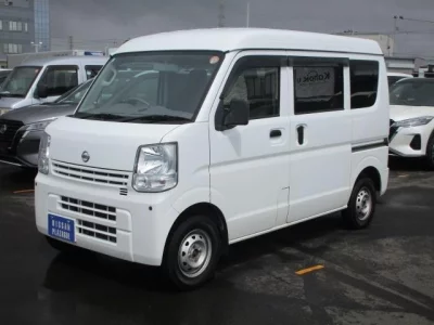 NISSAN CLIPPER VAN