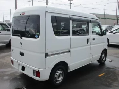 NISSAN CLIPPER VAN