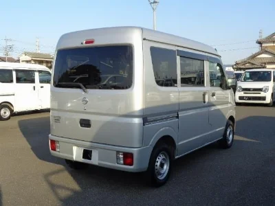 NISSAN CLIPPER VAN