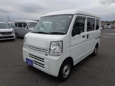 NISSAN CLIPPER VAN