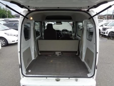 NISSAN CLIPPER VAN
