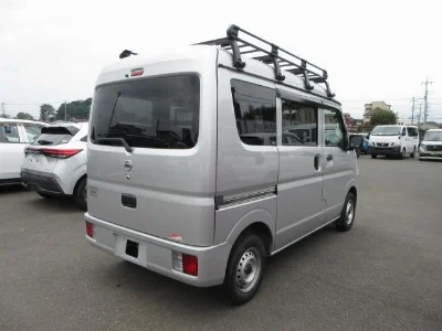 NISSAN CLIPPER VAN